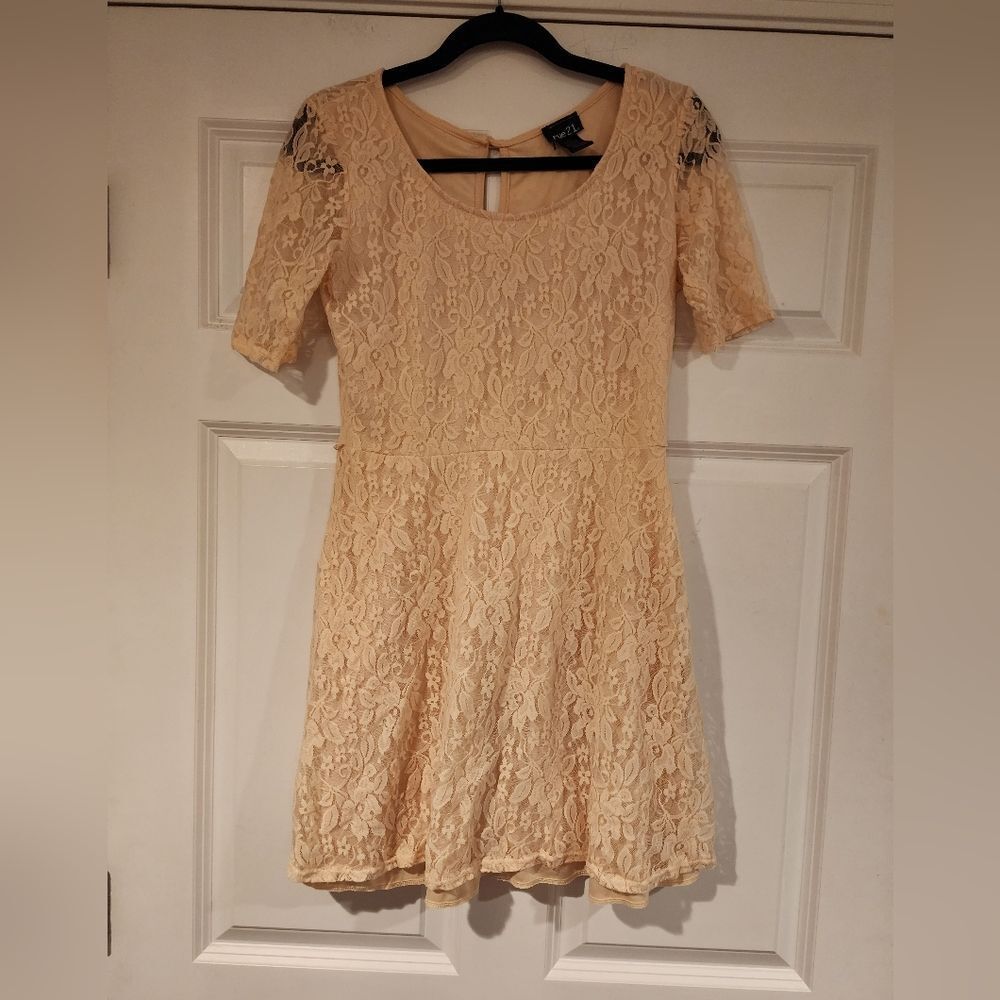 Rue 21 beige lace fit and flare dress L Juniord